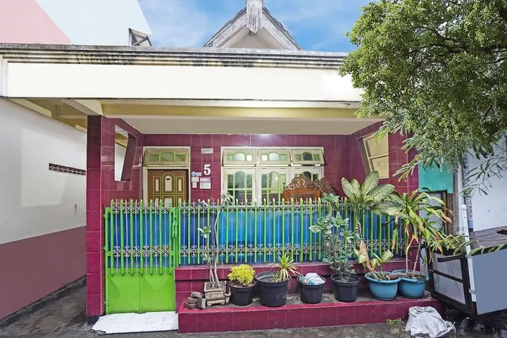 Сурабая: SPOT ON 91859 Kost Budhe Syariah
