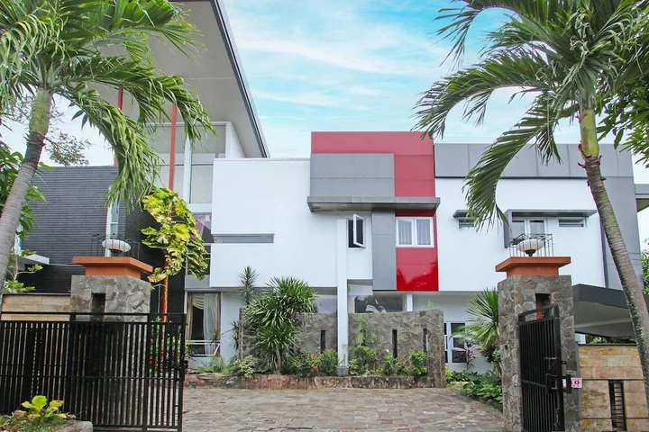 Семаранг: Capital O 91665 D'prof Exclusive Guesthouse