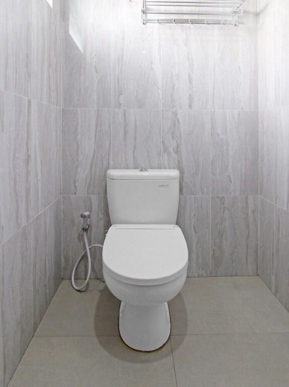 Семаранг: Capital O 91665 D'prof Exclusive Guesthouse