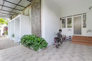 Семаранг: Capital O 91665 D'prof Exclusive Guesthouse
