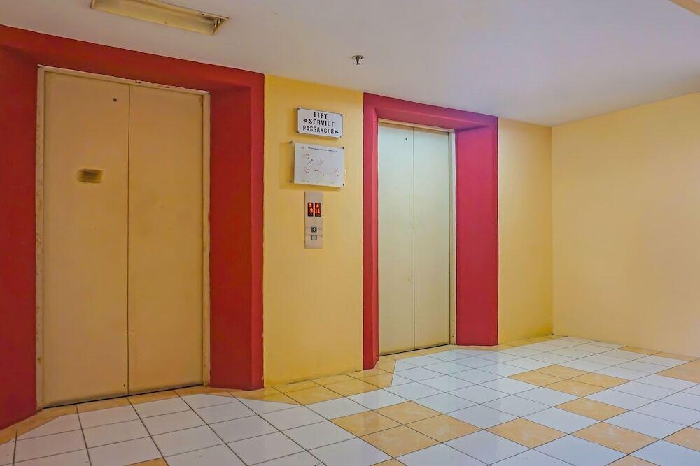 Депок: OYO 92292 Nadjla Property Cibubur Village