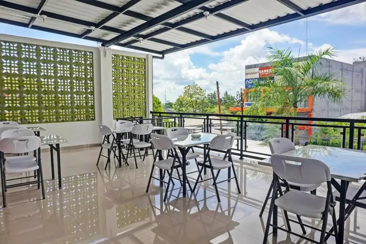 Банджанбару: Super OYO 92518 De Luna Hotel