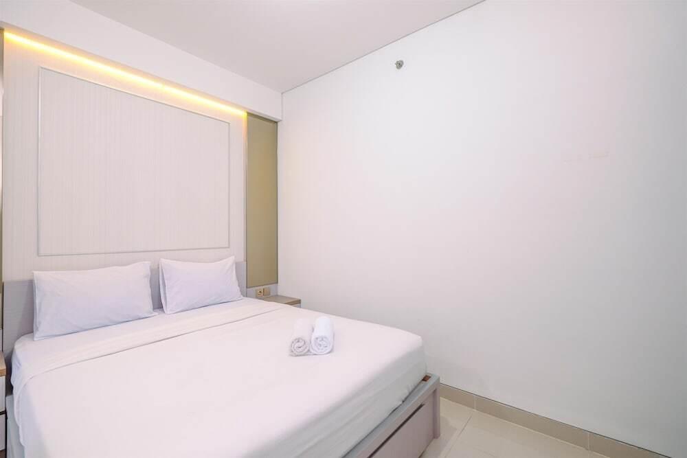 Депок: Best Deal And Modern 2Br At Transpark Cibubur Apartment