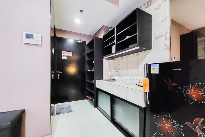 Legok: Simply Look Studio Room At 11St Floor Paramount Skyline Apartment