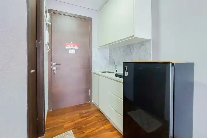 Good And Elegant Studio At Pacific Garden Apartment — фото 3