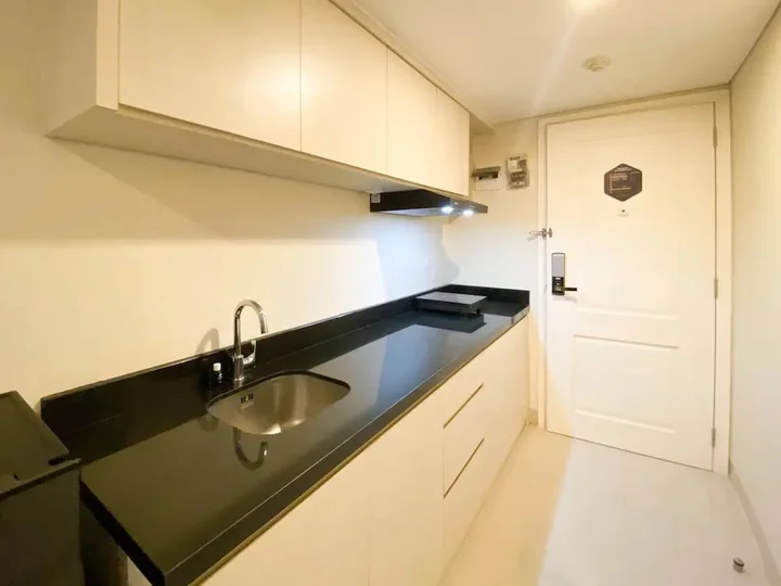 Семаранг: Modern Look Studio Apartment At Marquis De Lafayette