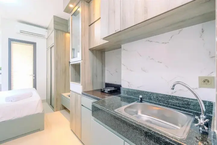 Депок: Cozy Stay Studio At Transpark Cibubur Apartment