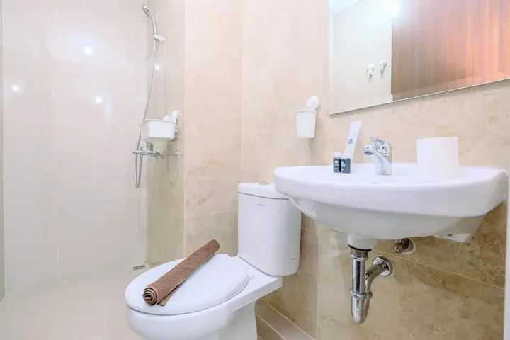 Депок: Best Homey 2Br At Transpark Cibubur Apartment