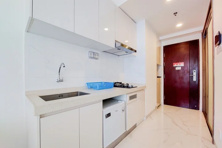Legok: Fancy And Nice Studio At 20Th Floor Sky House Bsd Apartment