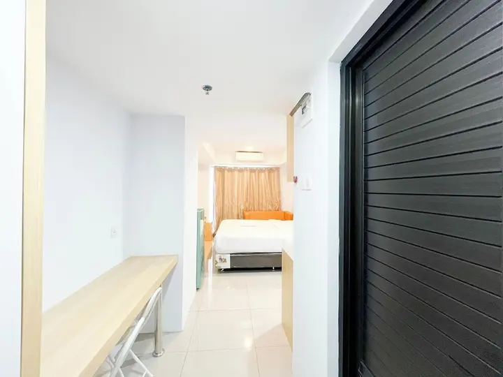Медан: Modern Look Studio At De Prima Apartment