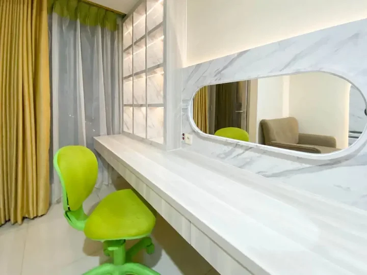 Семаранг: Nice And Elegant Studio Apartment At Warhol (W/R) Residence