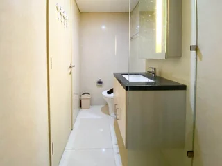 Семаранг: Nice And Elegant Studio Apartment At Warhol (W/R) Residence