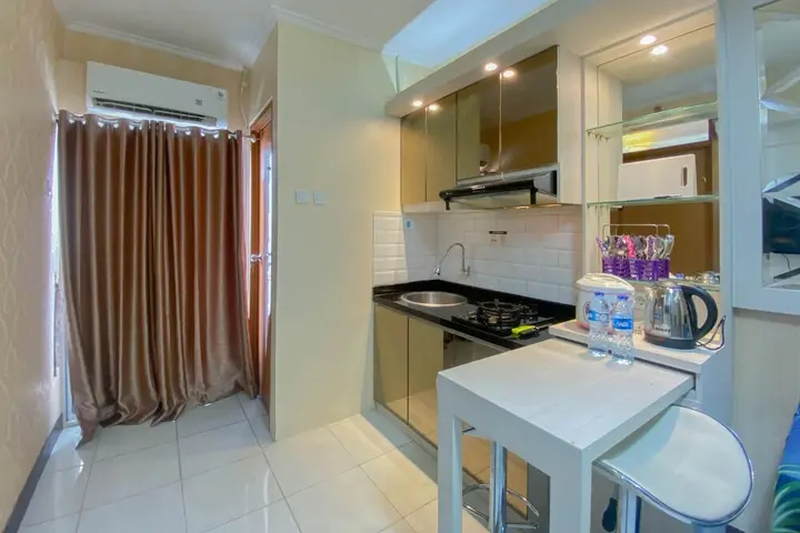 Депок: Fancy And Nice 2Br At Cinere Resort Apartment