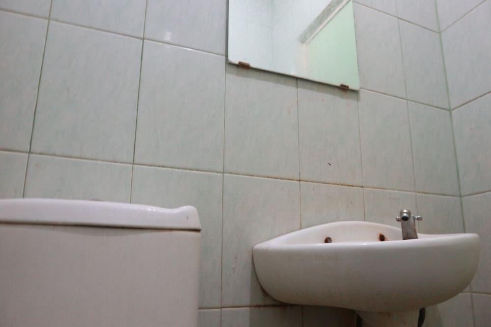 Макассар: OYO 3469 Bontotangnga Homestay