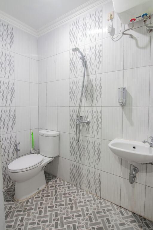Южный Тангеранг: OYO 92602 Doesnami Syariah 2