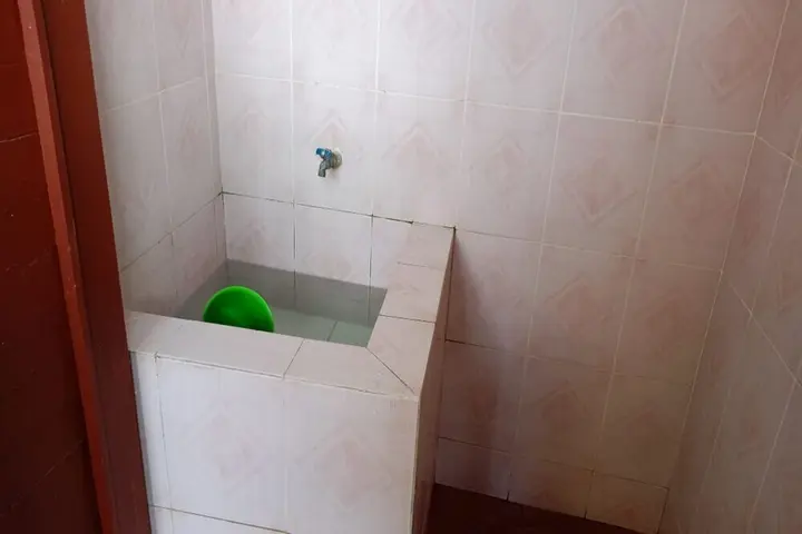 Маланг: SPOT ON 92743 Kost Elisabeth Syariah