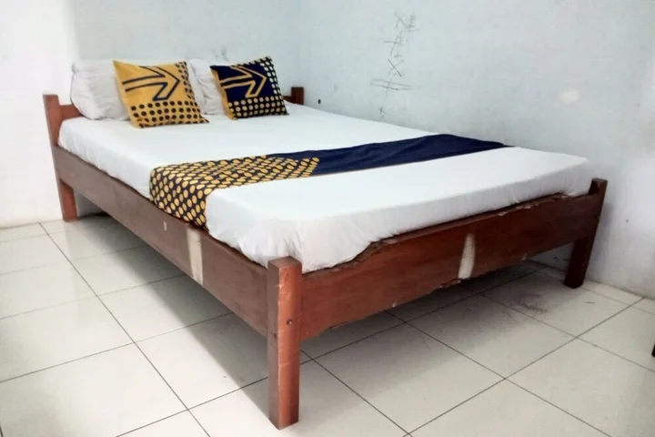 Маланг: SPOT ON 92743 Kost Elisabeth Syariah