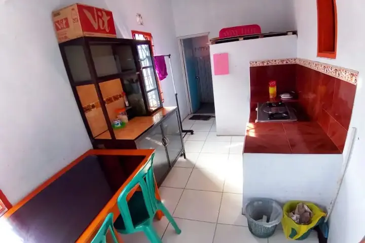 Маланг: SPOT ON 92743 Kost Elisabeth Syariah