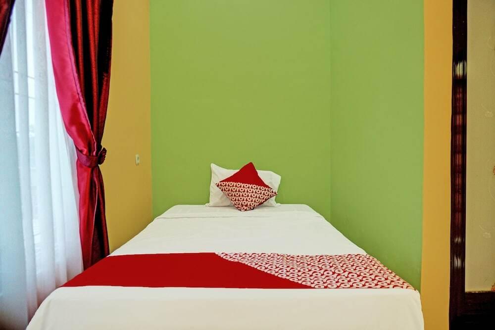 Прабумулих: OYO 92293 Pahala Syariah Residence
