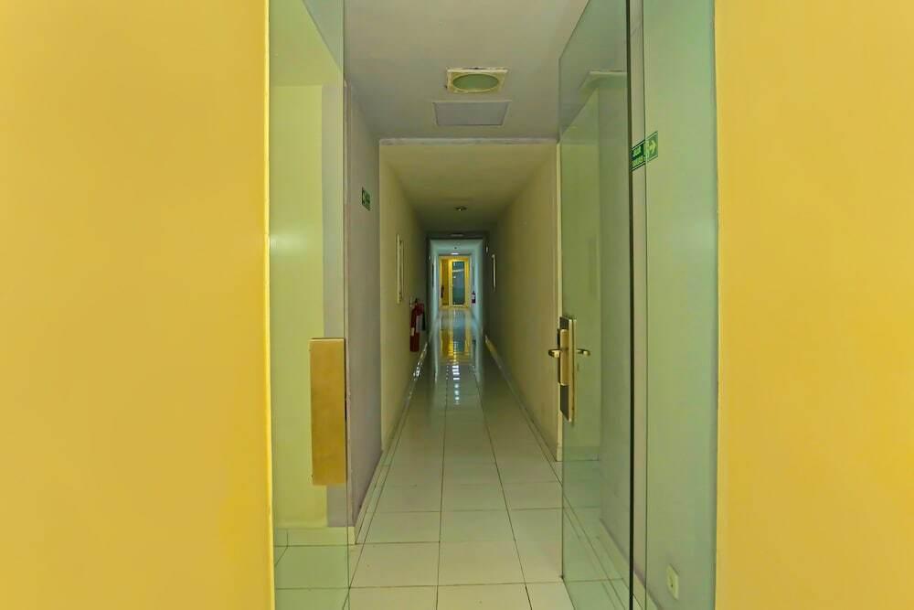 Тангеранг: Capital O 92306 Barata Inn