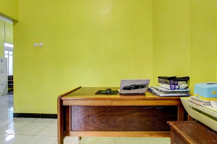 Семаранг: SPOT ON 92611 Lobak Hostel CapsuleNearAyam Goreng Terowongan