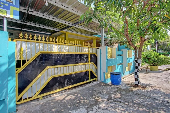 Семаранг: SPOT ON 92611 Lobak Hostel CapsuleNearAyam Goreng Terowongan