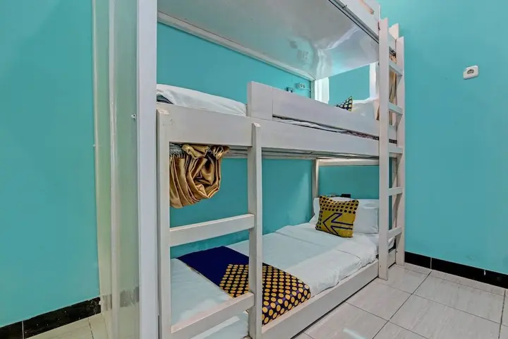 Семаранг: SPOT ON 92611 Lobak Hostel CapsuleNearAyam Goreng Terowongan