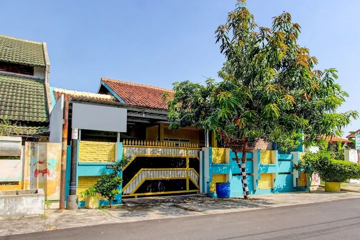 Семаранг: SPOT ON 92611 Lobak Hostel CapsuleNearAyam Goreng Terowongan