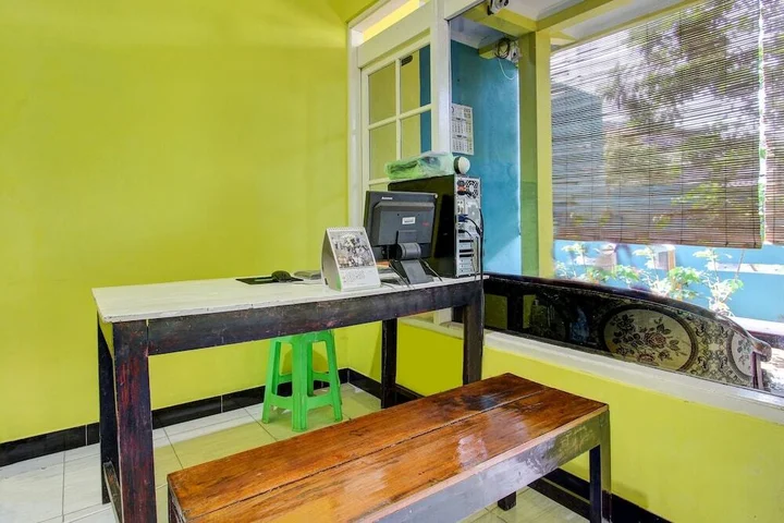 Семаранг: SPOT ON 92611 Lobak Hostel CapsuleNearAyam Goreng Terowongan