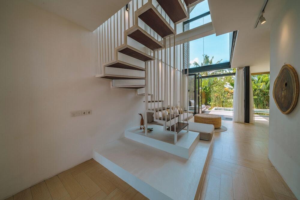 Чангу: Villa RIZR - Industrial 3BR villa