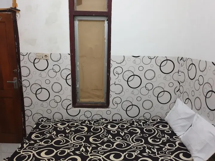 Маланг: OYO Life 92622 Jatiluhur Kost Syariah