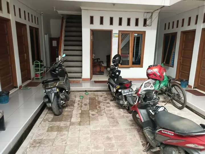 Сукабуми: SPOT ON 92532 Penginapan Hj Lilis Syariah