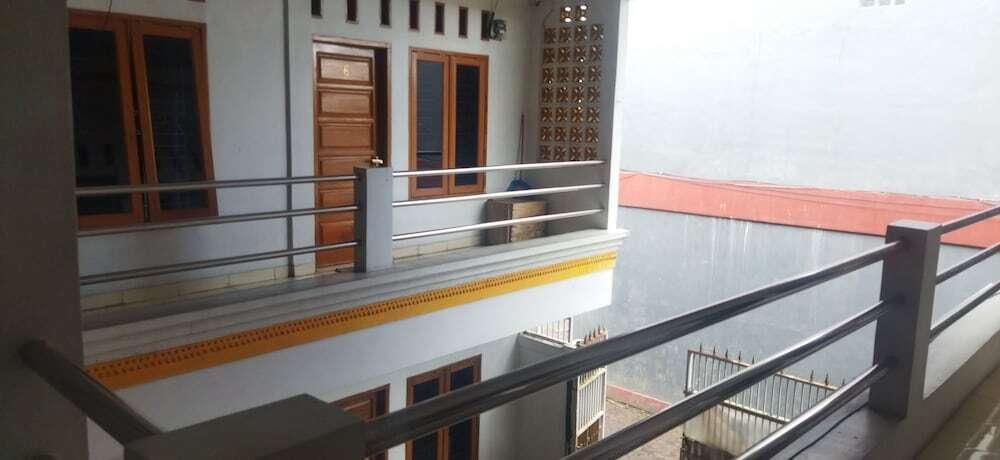 Сукабуми: SPOT ON 92532 Penginapan Hj Lilis Syariah