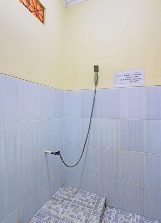 Семаранг: SPOT ON 92539 Luqman Kostel Syariah