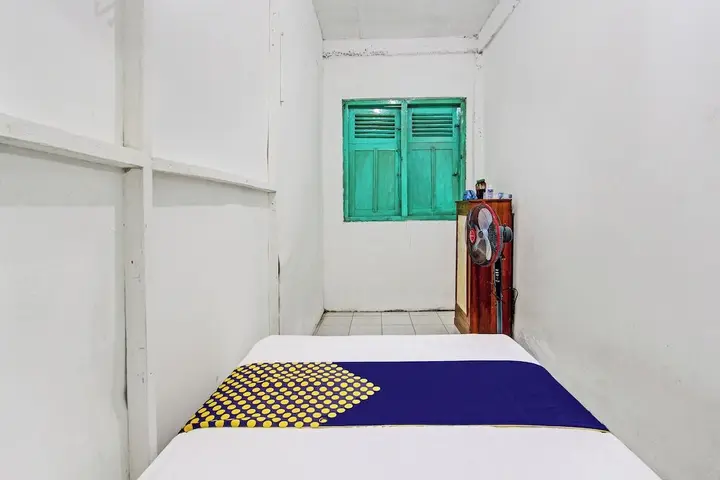 Семаранг: SPOT ON 92540 Karomah Kostel Syariah