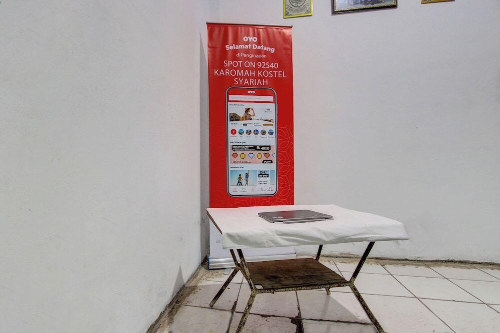 Семаранг: SPOT ON 92540 Karomah Kostel Syariah