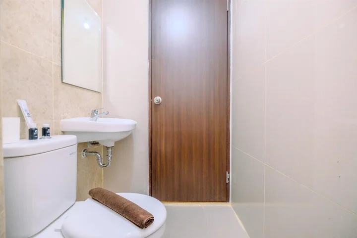 Депок: Great Location And Comfort 2Br Transpark Cibubur Apartment