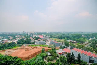 Депок: Great Location And Comfort 2Br Transpark Cibubur Apartment