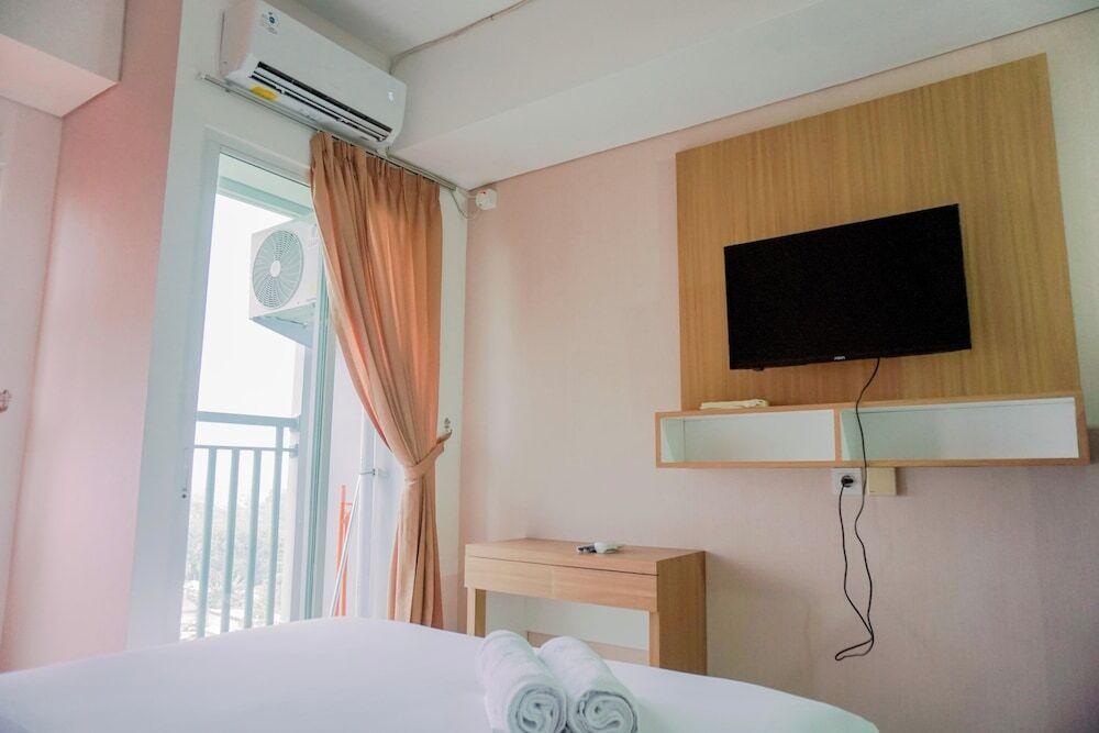 Nice And Homey Studio Serpong Garden Apartment — фото 5