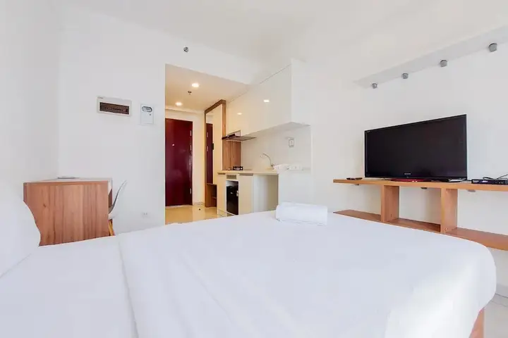 New Furnished And Cozy Studio Sky House Alam Sutera Apartment — фото 4