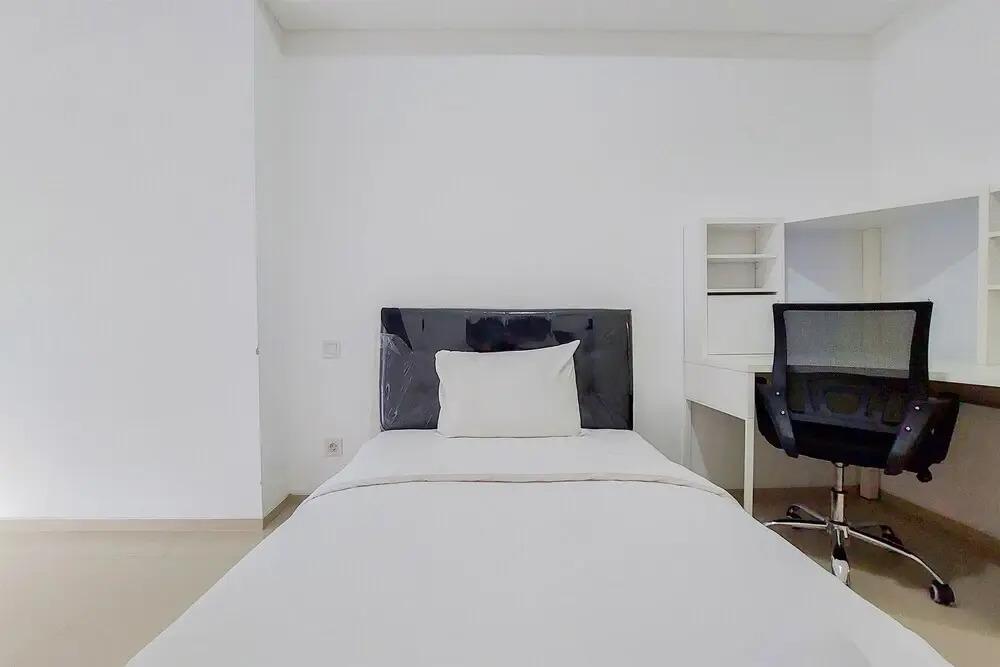 Best Homey And Nice Studio At Pacific Garden Apartment — фото 3