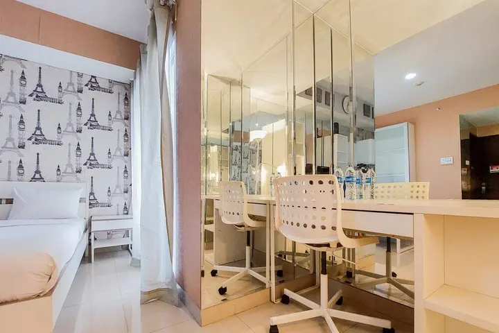 Legok: Cozy And Minimalist Studio Room Paramount Skyline Apartment