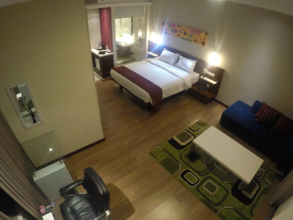 Макассар: Mercure Regency Makassar