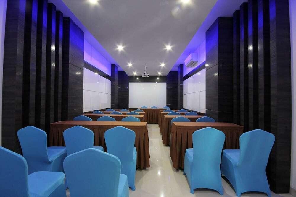 Батам: Sky Inn Express Hotel