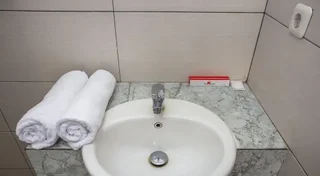 Медан: The K Hotel Medan by ZEN Rooms