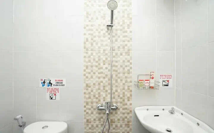 Сурабая: Graha 8 Syariah By OYO Rooms