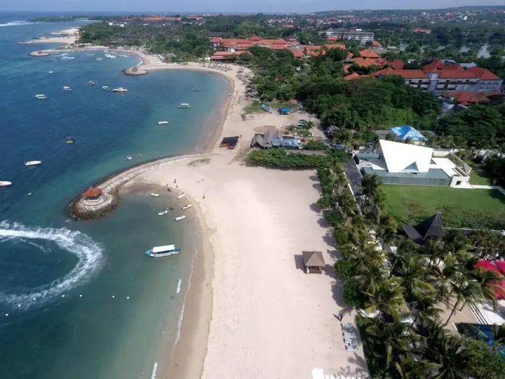 Беноа: The Royal Santrian Luxury Beach Villas
