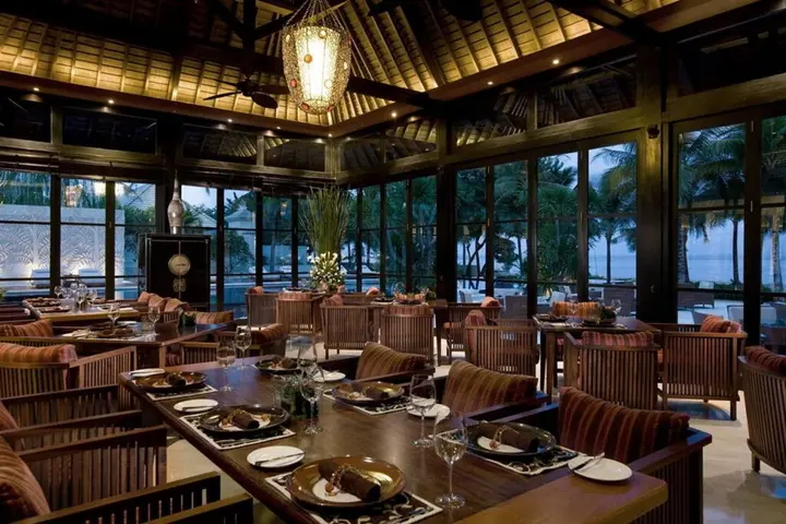 Беноа: The Royal Santrian Luxury Beach Villas