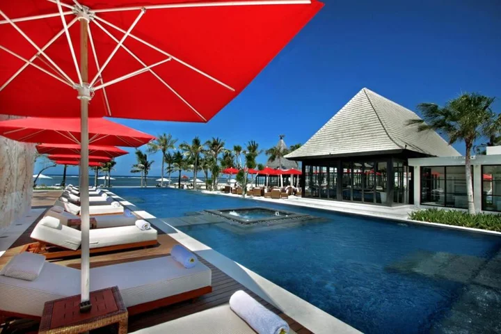 Беноа: The Royal Santrian Luxury Beach Villas