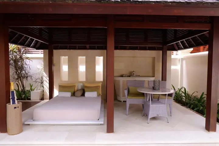 Беноа: The Royal Santrian Luxury Beach Villas
